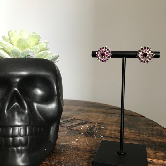 Banana Republic Earrings - Picture 2 of 2